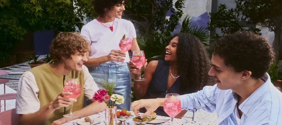 Sarti verbindet Aperitivo mit Late-Summer-Momenten